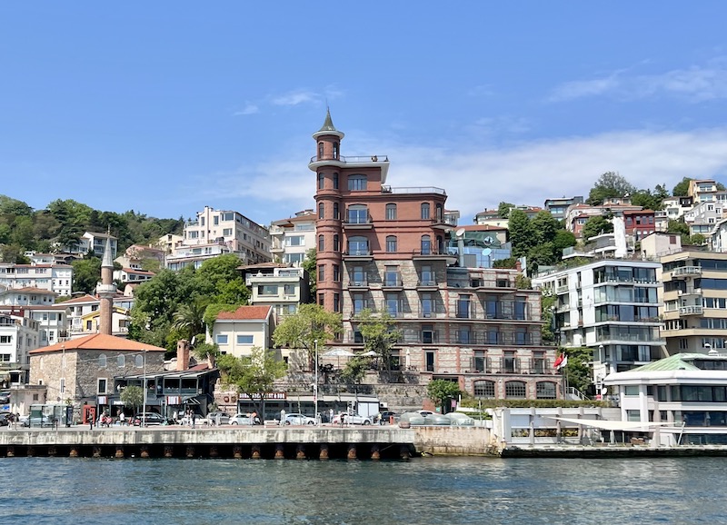 Mersin Yenişehirde Sıfır Denize Yakın Köşk